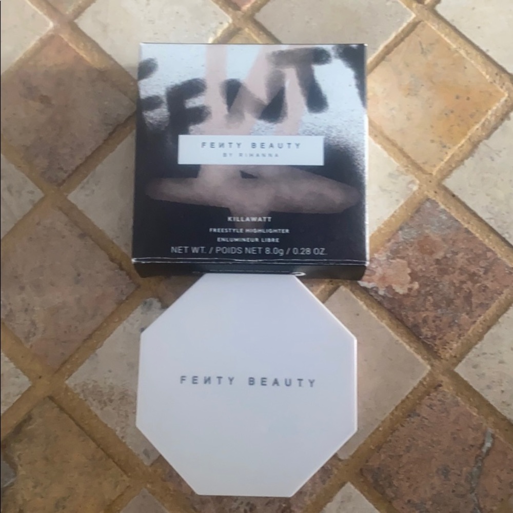 Fenty Beauty FreeStyle Highlighter.